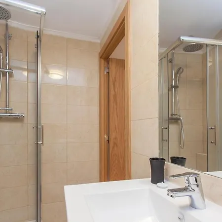 Appartement Principe Real 2 Bedrooms 2 Bathrooms, Air-con, Wi-fi, 1st Floor *