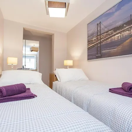 Principe Real 2 Bedrooms 2 Bathrooms, Air-con, Wi-fi, 1st Floor 아파트 *