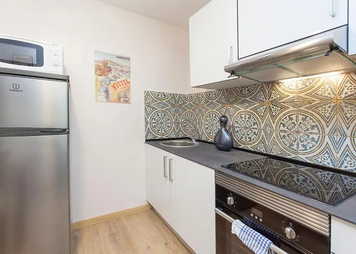 Principe Real 2 Bedrooms 2 Bathrooms, Air-con, Wi-fi, 1st Floor *